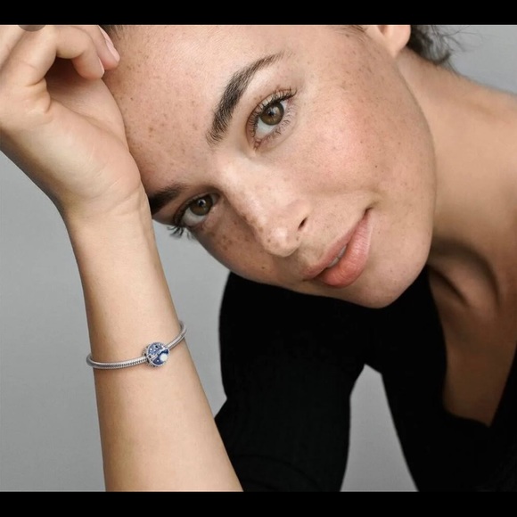 Authentic PANDORA Santa and the Reindeer Silver Bead Charm. NWT - Picture 4 of 9